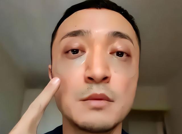 译官父亲难怪42岁尼格买提离婚无儿女冰球突破平台母亲是演员二婚重组嫁翻(图11)