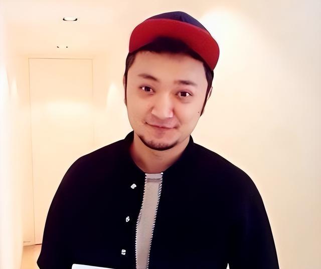 译官父亲难怪42岁尼格买提离婚无儿女冰球突破平台母亲是演员二婚重组嫁翻(图18)