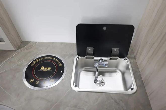 !9月19亮相成都房车展这才是人民需要的五菱房车冰球突破豪华版手机版不到20万上绿牌还免购置税(图6) !9月19亮相成都房车展这才是人民需要的五菱房车冰球突破豪华版手机版不到20万上绿牌还免购置税(图6)