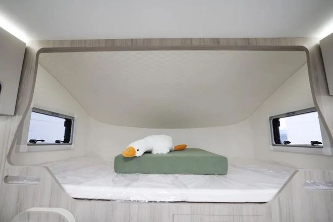 !9月19亮相成都房车展这才是人民需要的五菱房车冰球突破豪华版手机版不到20万上绿牌还免购置税(图7) !9月19亮相成都房车展这才是人民需要的五菱房车冰球突破豪华版手机版不到20万上绿牌还免购置税(图7)