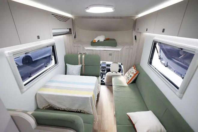 !9月19亮相成都房车展这才是人民需要的五菱房车冰球突破豪华版手机版不到20万上绿牌还免购置税(图8) !9月19亮相成都房车展这才是人民需要的五菱房车冰球突破豪华版手机版不到20万上绿牌还免购置税(图8)